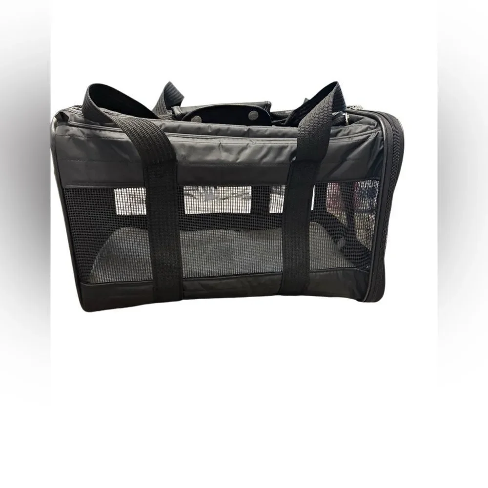 Sherpa Deluxe Pet Carrier Medium Black Airline Approved Dog Cat Travel Bag